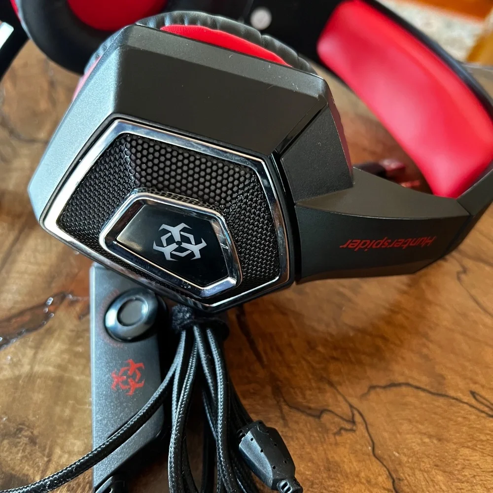 Hunterspider V-1 Pro gaming headset red and black - Used / Tested / Good Shape!